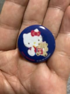 ハローキティ 缶バッジ