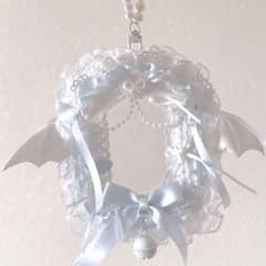 硬質トレカケース ハンドメイド 水色×白のサムネイル