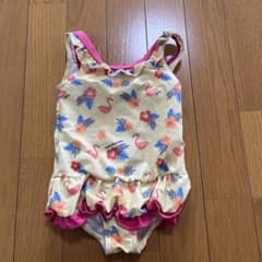 水着　女の子　2歳のサムネイル