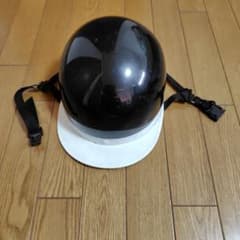半帽 ヘルメット ブラック ホワイト つば付きのサムネイル