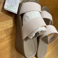 新品クロックスサンダルのサムネイル