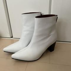 ショートブーツのサムネイル
