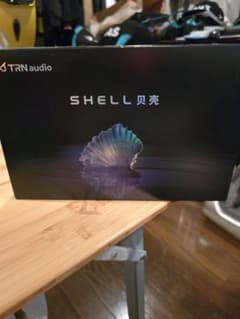 TRN audio SHELL 虹色　有線イヤホン 美品のサムネイル