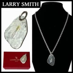 未使用 ラリースミス カゼキリ メダル 18K 先金フェザー ペンダント トップ 未使用 ラリースミス カゼキリ メダル 18K 先金フェザー ペンダント