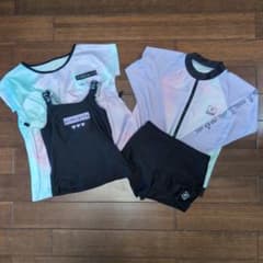 セットで可愛い☆ 水着4点セットのサムネイル