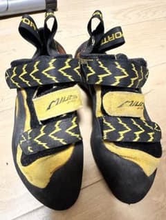 La Sportiva クライミングシューズ 黒/黄 ミウラーVS 39 1/2のサムネイル