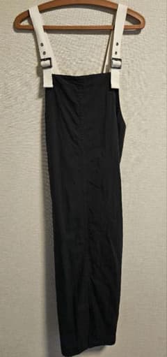 サスペンダー付きブラックロングスカート