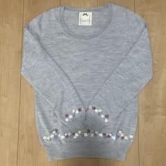 Mukii グレー 花柄刺繍 長袖ニット　春ニット　薄手ニットのサムネイル
