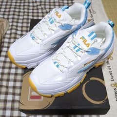 優里✖FILAコラボ スニーカー/24.5センチ/WHITE、BLUE 優里✖FILAコラボ スニーカー/24.5センチ/WHITE、BLUE - メルカリ