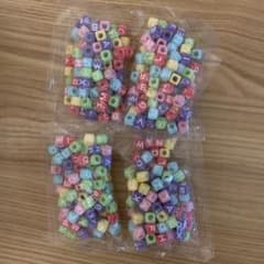アルファベットビーズ　400個セット⭐️６mm　 英字 ハンドメイド ビーズのサムネイル