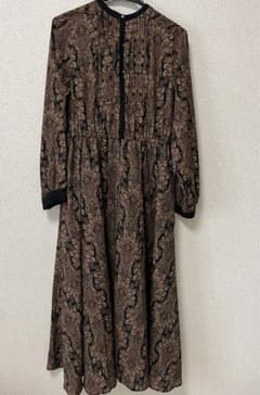 【新品未使用】ダマスクプリントワンピースのサムネイル