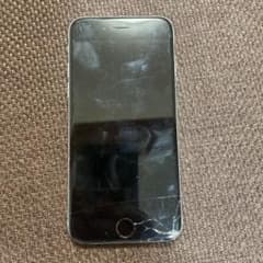 iPhone 6 Space Gray 64 GB au 中古品　純正イヤホン付のサムネイル