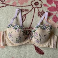 トリンプ アモスタイル ブラジャーのサムネイル