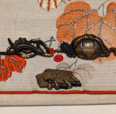 象嵌　前金具　刺繍懐紙入れ　奈良派　鳴子　妖怪　骨董　金工　根付　提げ物　刀装具 象嵌 前金具 刺繍懐紙入れ 奈良派 鳴子 妖怪 骨董 金工 根付 提げ物 刀