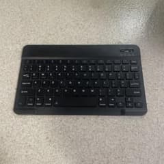 【ジャンク品】Bluetooth ワイヤレスキーボード 本体 ブラックのサムネイル