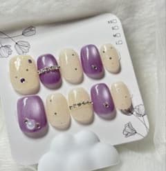 kikiko.nail パープル＆ベージュ 星モチーフのキラキラネイルチップのサムネイル