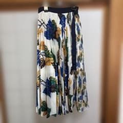 m*u様 sacai プリーツスカート ボタニカル柄 m*u様 sacai プリーツスカート ボタニカル柄 - メルカリ