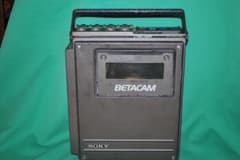 ソニー放送用SPポータブルレコーダーBVW-35ジャンク品の出品です。 ソニー放送用SPポータブルレコーダーBVW-35ジャンク品の出品です