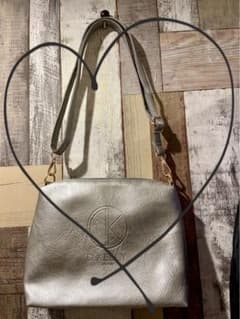 【美品】軽いバッグ ショルダー シルバーのサムネイル
