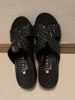 DIANA WELL FIT ヒールサンダル黒のサムネイル