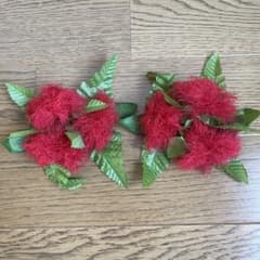 【美品】　フラダンス 髪飾り ヘアクリップ 赤色の花　ヘアアクセサリー2個セットのサムネイル
