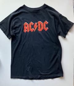 ロック、バンド　AC/DC Tシャツ　黒／胸プリント／Mサイズのサムネイル