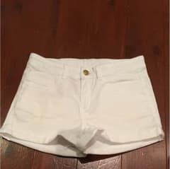 ショートパンツのサムネイル