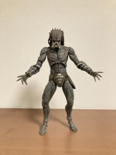 ネカ アーマードアサシンプレデター NECA - メルカリ