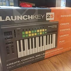 【週末限定値下げ】LAUNCHKEY 25[Novation MIDIコン]のサムネイル