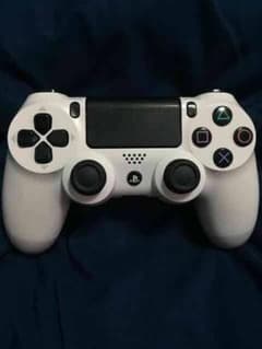 PS4専用ワイヤレスコントローラーのサムネイル