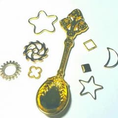 ハンドメイド♡アンティークスプーン＆プチパーツセットゴールドカラーレジン加工のサムネイル