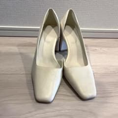 RANDA　クリーム色 スクエアトゥ ハイヒールのサムネイル