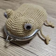 ハンドメイド編みぐるみカエル(中)のサムネイル