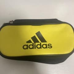 adidasの筆箱のサムネイル