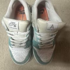 APRIL SKATEBOARDS × Nike SB Dunk Lowのサムネイル