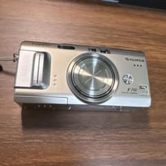 FUJIFILM FinePix F710 コンデジ - メルカリ