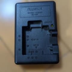 FUJIFILM デジカメ用充電器 BC-45W 本体のサムネイル