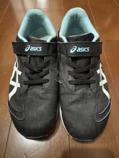 a*u様 【値下】子供用ASICS スニーカー 23.0cm ブラック/水色のサムネイル