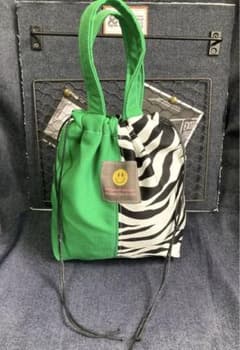 バイカラー☺︎ゼブラ柄♡持ち手付き巾着㊽のサムネイル