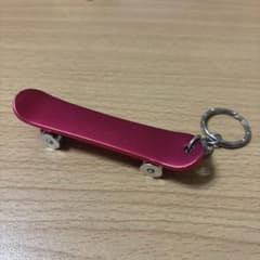スケートボード型 キーホルダー レッドのサムネイル