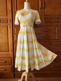 レトロ古着　綿・レーヨン　花柄プリーツ半袖ひざ丈ワンピースのサムネイル