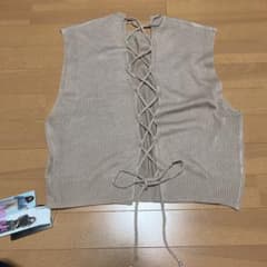 未使用　バックレースアップベスト　しまむら　ベスト　ニットのサムネイル