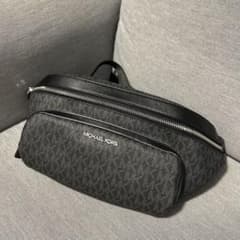 MICHAEL KORS ボディバッグ ウエストポーチのサムネイル
