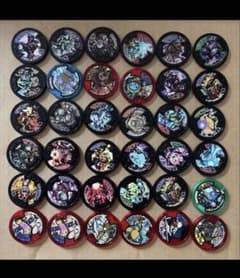 Yo-kai Watch Yo-kai Medals: 36 medals (no duplicates), 10 sparkly medals.