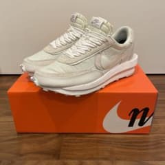 NIKE LDWAFFLE / SACAI "Triple White"のサムネイル