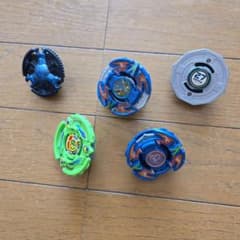 ベイブレード 5個セットのサムネイル