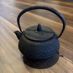 鋳鉄製黒鉄瓶 ステンレス茶こし付き - メルカリ