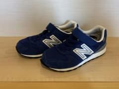 new balanceのサムネイル