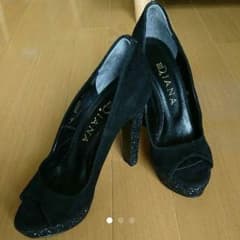 ☆セール価格☆DIANA ヒールパンプスのサムネイル