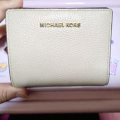 MICHAEL KORS 二つ折り財布 ピンクベージュのサムネイル
